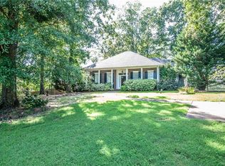 32 Mountain View Ct, Millbrook, AL 36054