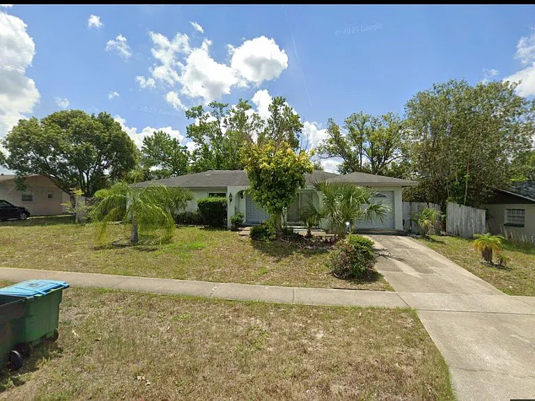 2325 E Dana Dr — Photo 1