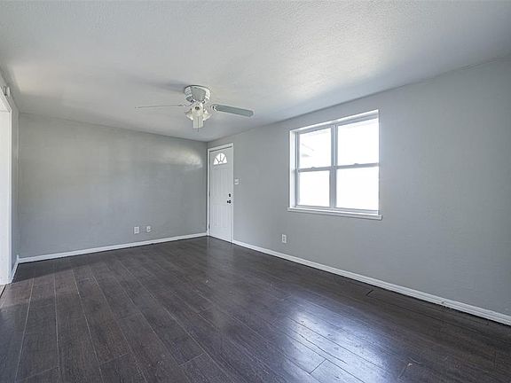5th image of 4016 SE 22nd St