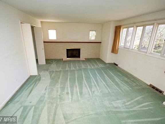 3rd image of 1513 Charter Oak Ave