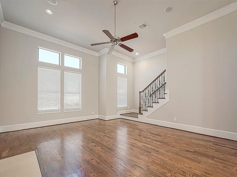 2634 Texas St — Photo 17