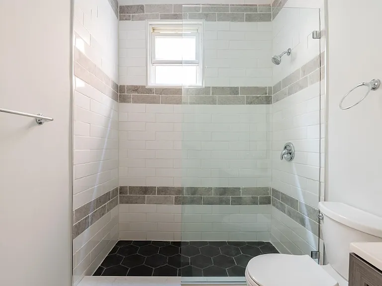 2252 N Lawndale Ave #1 — Photo 21
