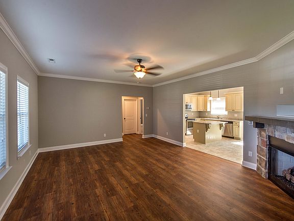 4th image of 318 Franklin Circle Dr