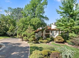 15 Woodgate Ln, Bryn Mawr, PA 19010