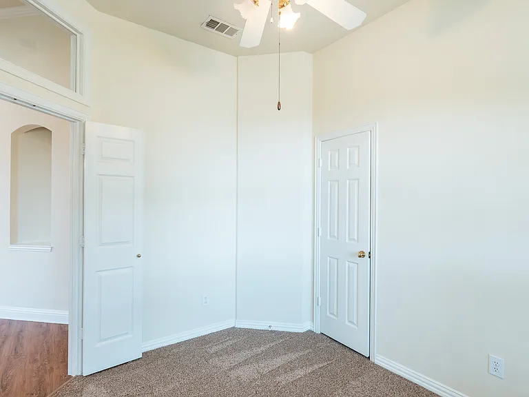 4609 Gardenia Way — Photo 9