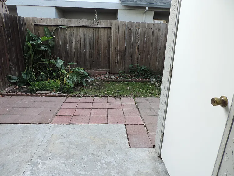 381 N Temple Dr — Photo 12