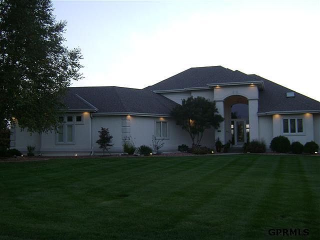 1st image of 16439 Summit Dr