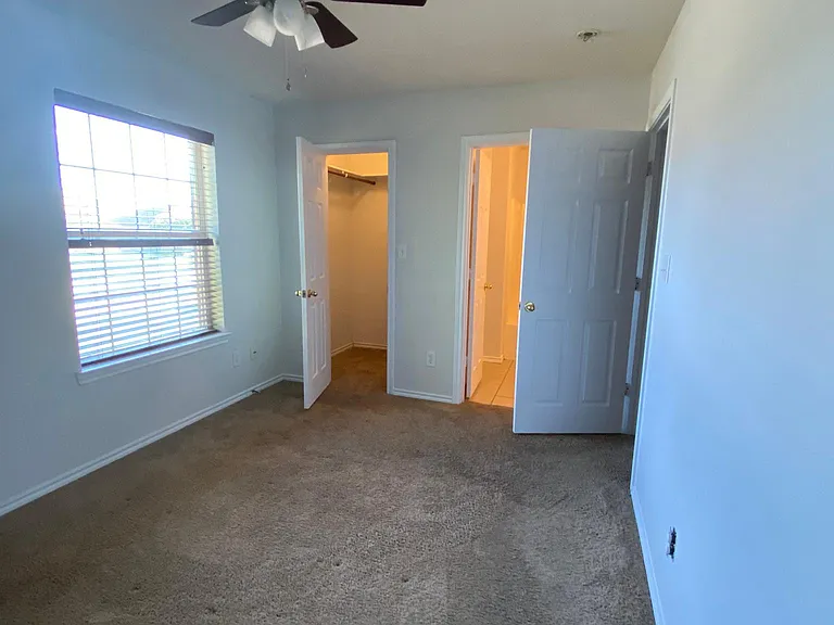 611 Oliver Ln — Photo 13