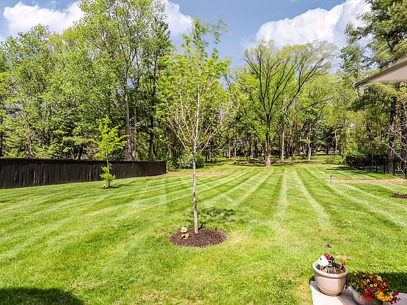 4th image of 15573 Woodford Dr