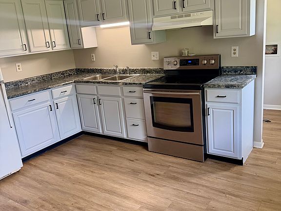 2nd image of 203 Rosemarie Dr