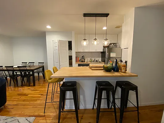 Rented by Realty Collective | media 15