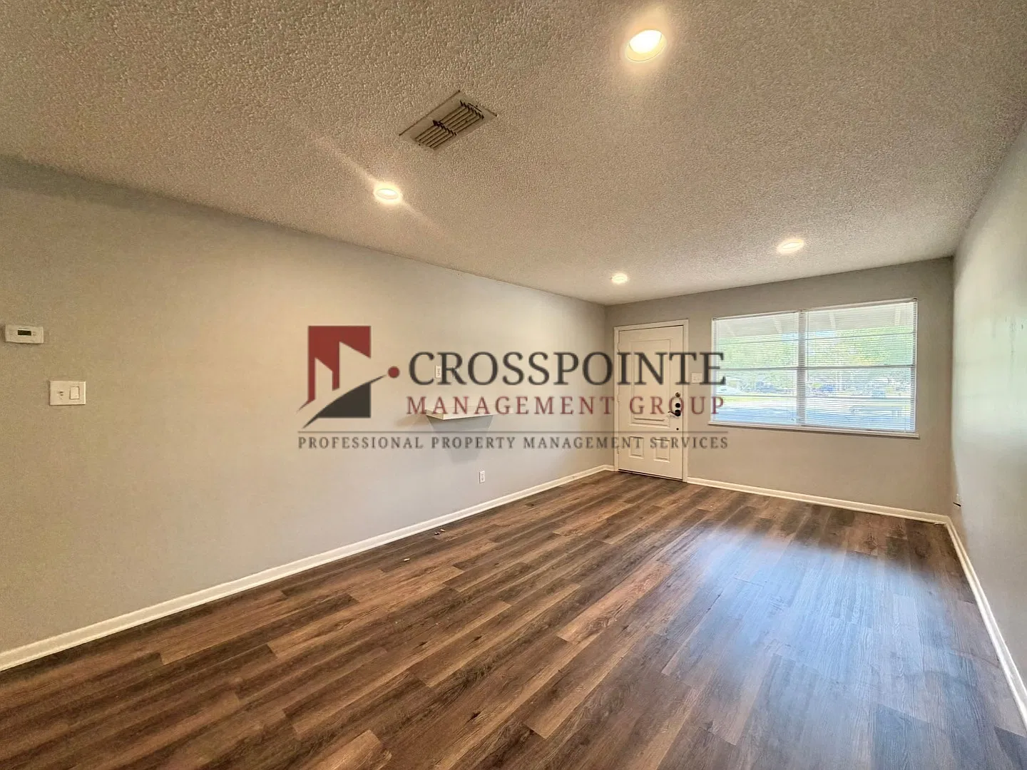 Tour Today! 4 Bedroom 2.5 Bathroom Home! — Photo 3