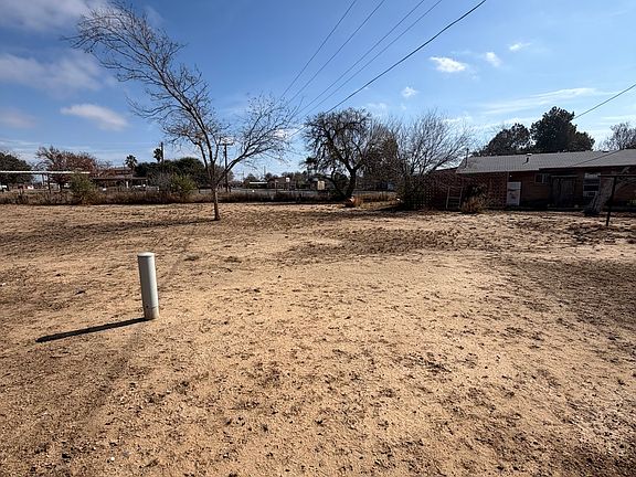 3rd image of 2107 N HWY 83