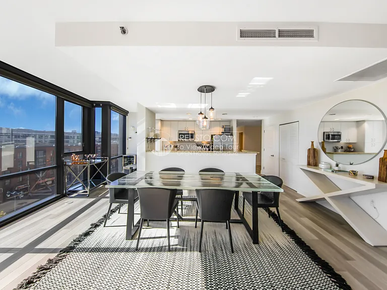 250 King St #652 — Photo 10