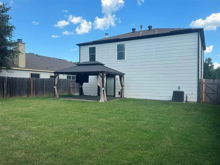 3244 Bent Creek Dr — Photo 2