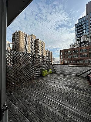 5th image of 88 Fulton St #624X