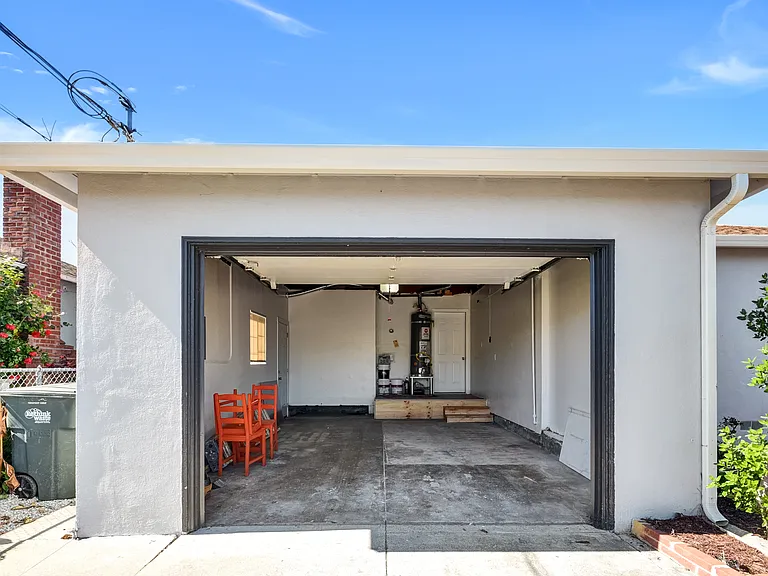 147 Wisteria Dr — Photo 33