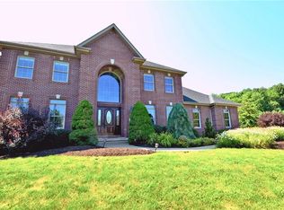 213 Dorsay Valley Dr, Cranberry Township, PA 16066