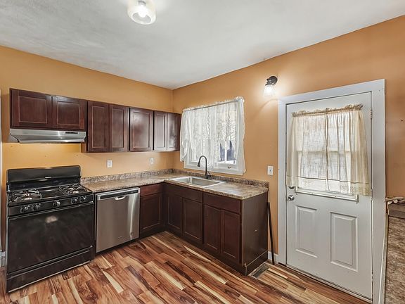 4th image of 516 S Front St