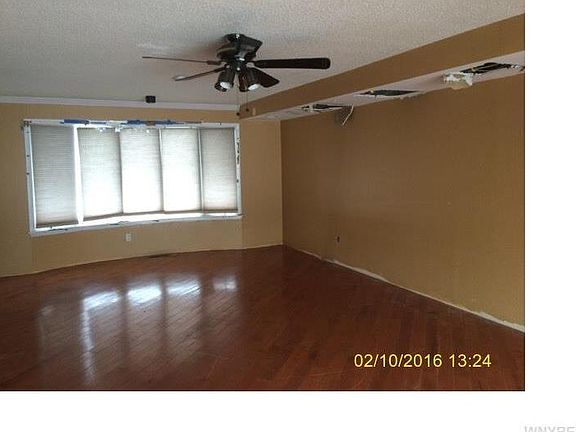 3rd image of 1 Pine Cir