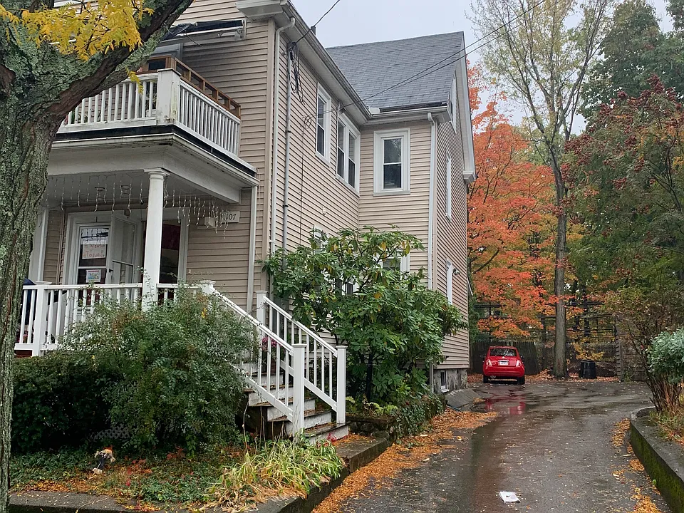 107 Floral St #2