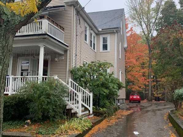 107 Floral St #2, Newton, MA 02461