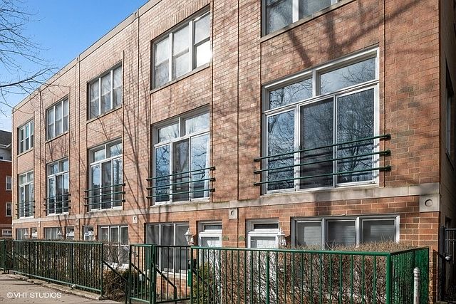 1st image of 3300 N Kenmore Ave Unit C