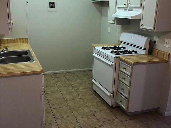 4th image of 2670 E Park Ln APT B