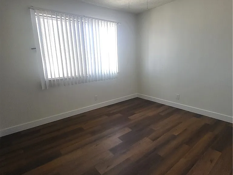 717 Van Ert Ave — Photo 4