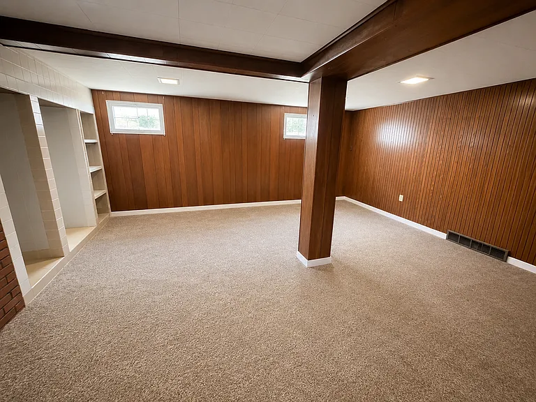 20632 Woodstock Ave — Photo 23