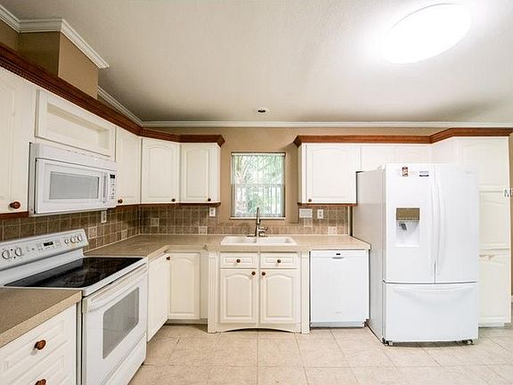 2nd image of 2683 Brae Burn Dr