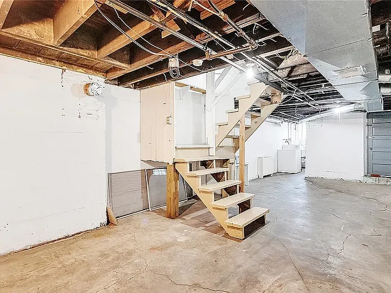 1437 N Saint Clair St — Photo 15