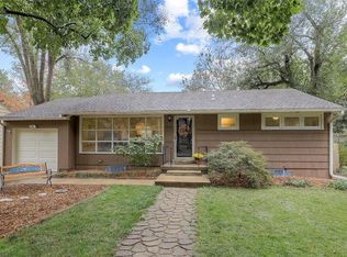 4909 W 70th St, Prairie Village, KS 66208