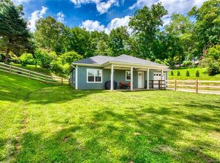 41 Huckleberry Ln, Waynesville, NC 28785