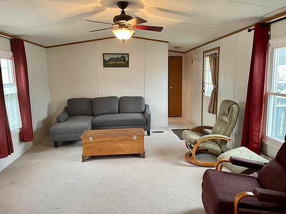 3rd image of 10 Betina Lane