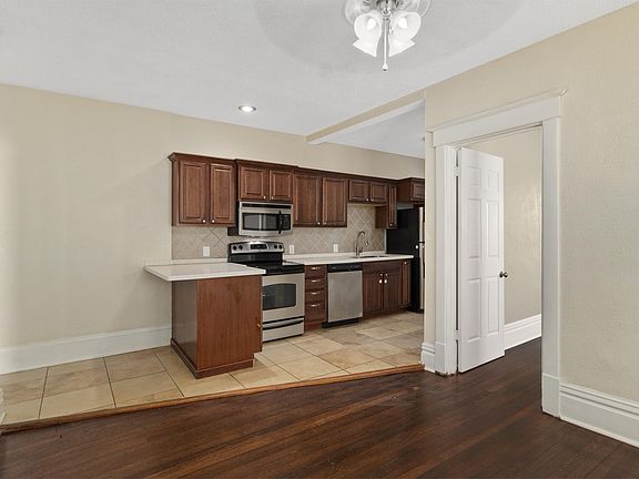2nd image of 1612 Jefferson St APT 1