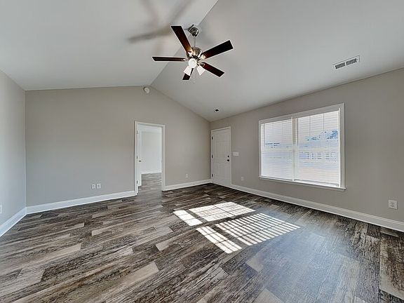 4th image of 2923 Ireton Pl