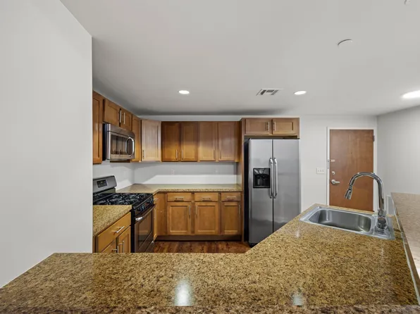 305 Whiton Street image 10 of 17