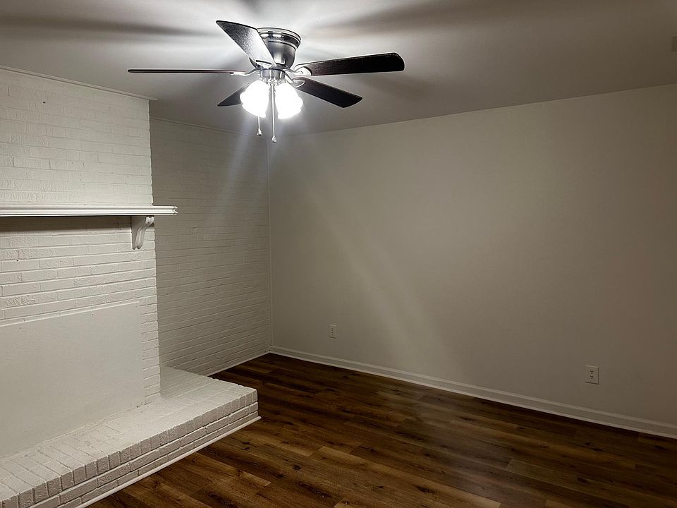1st image of 208 Sams Trl APT C