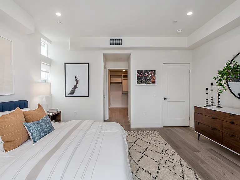 1352 1/2 N Fairfax Ave #1/2 — Photo 13