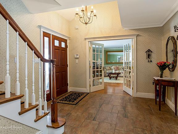 3rd image of 39 Joyce Ln