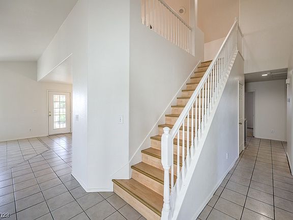 5th image of 4736 Petersburg Ln