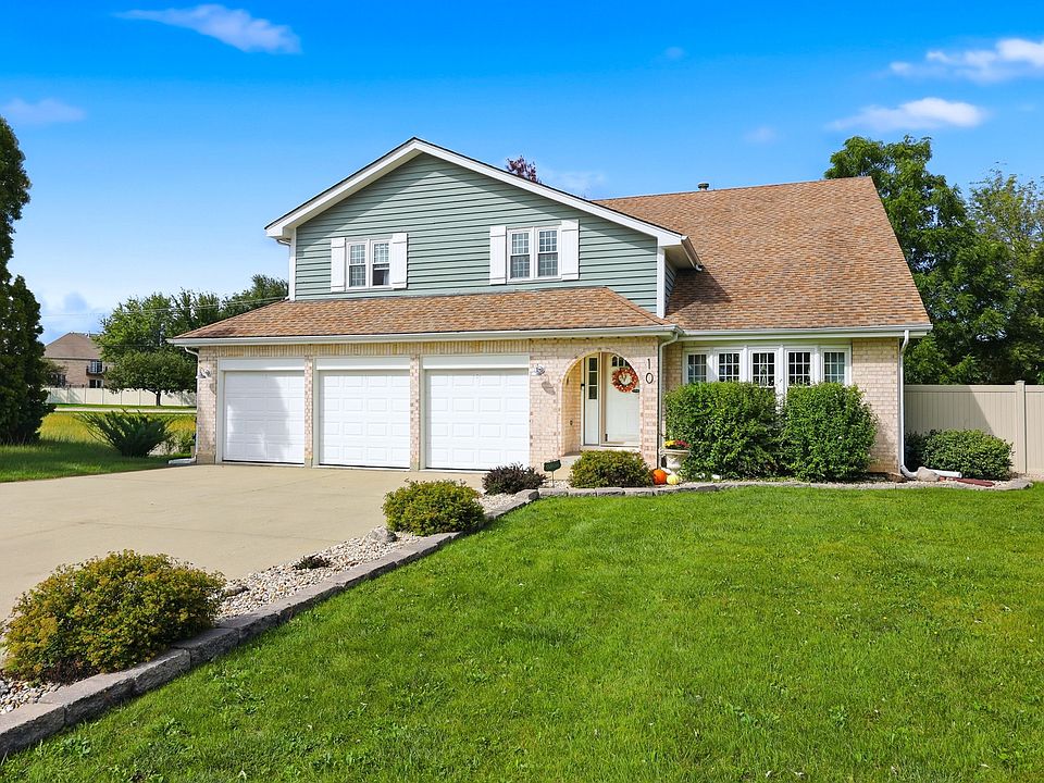 1st image of 10 Americana Ct