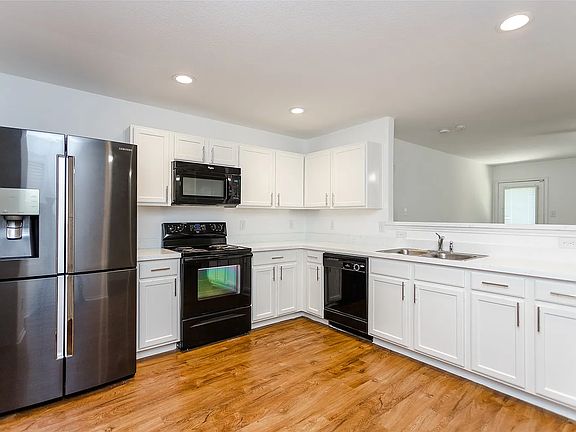 3rd image of 2213 Timothy Dr