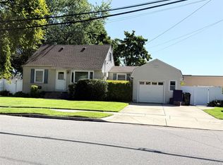 1 Higbie Drive, West Islip, NY 11795