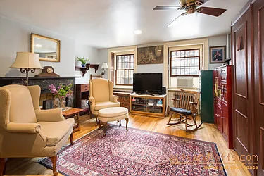 Rented by aptsandlofts.com