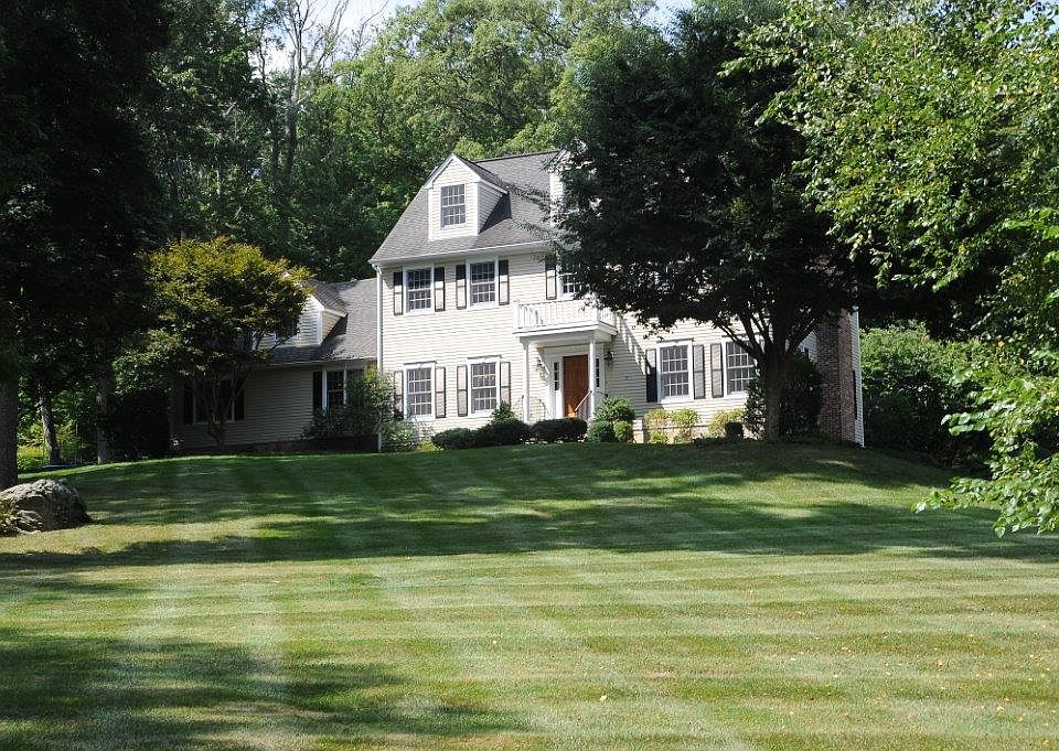 2nd image of 155 Hillcrest Rd