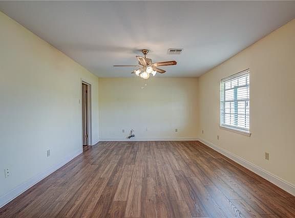5th image of 14064 River Rd