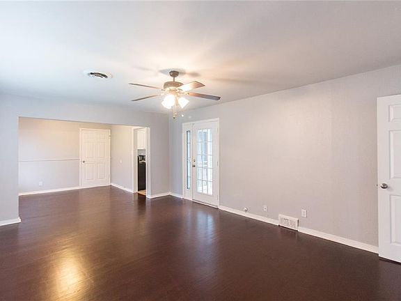 3rd image of 3106 Willow Park St
