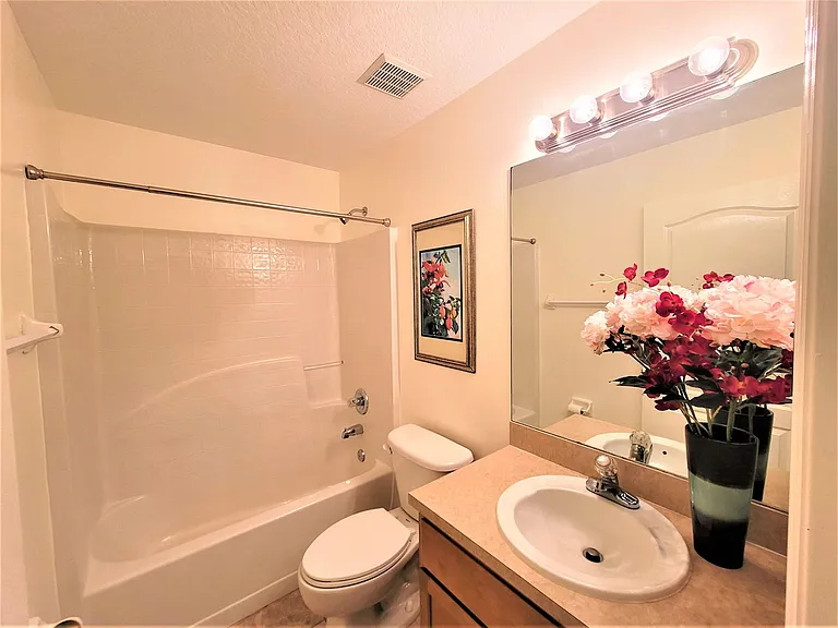 351 Del Monte Rd #B — Photo 22